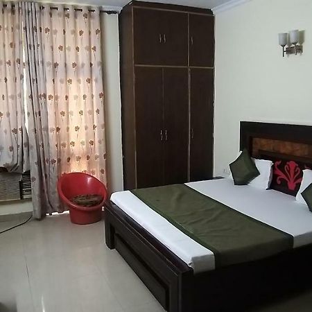 Hotel Home Stay Dwarka Дели Экстерьер фото