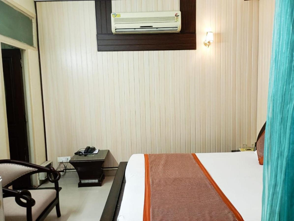 Hotel Home Stay Dwarka Дели Экстерьер фото