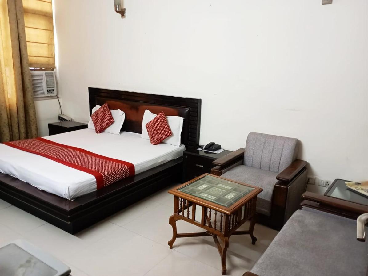 Hotel Home Stay Dwarka Дели Экстерьер фото