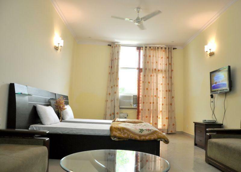 Hotel Home Stay Dwarka Дели Экстерьер фото